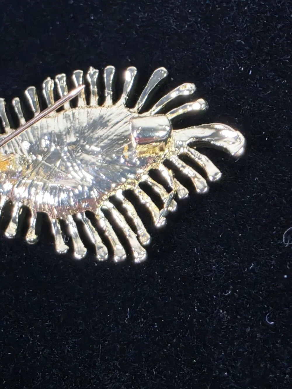Gold Eyelash Eye Brooch with Blue Enamel Accent